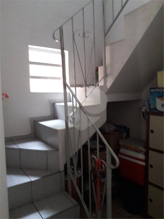 sobrado com 3dormitorios sendo 01 suite sala para 2 ambientes com uma grande sacada laterais ,lavabo