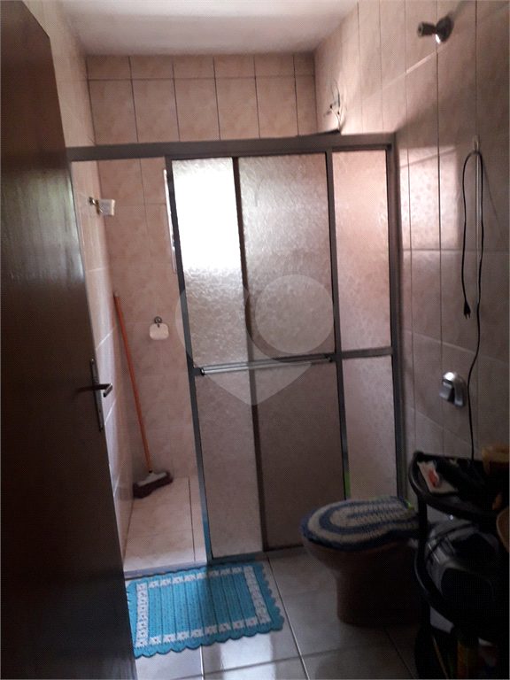 sobrado com 3dormitorios sendo 01 suite sala para 2 ambientes com uma grande sacada laterais ,lavabo