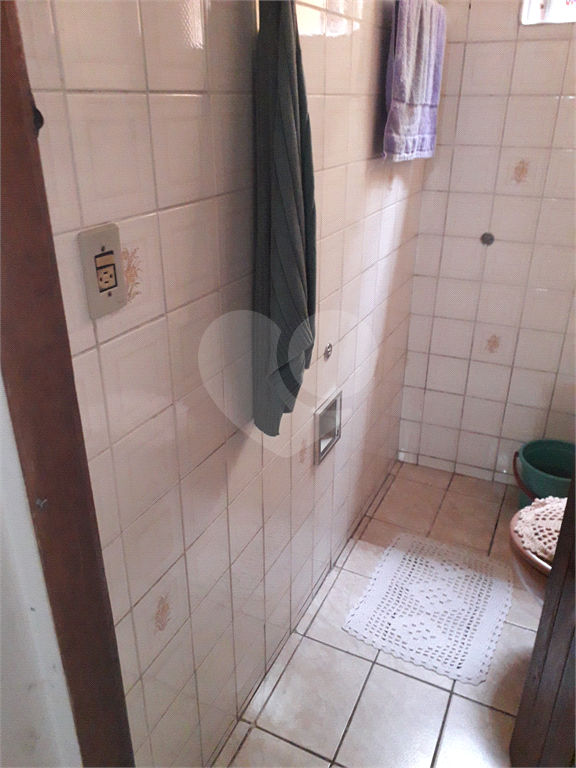sobrado com 3dormitorios sendo 01 suite sala para 2 ambientes com uma grande sacada laterais ,lavabo