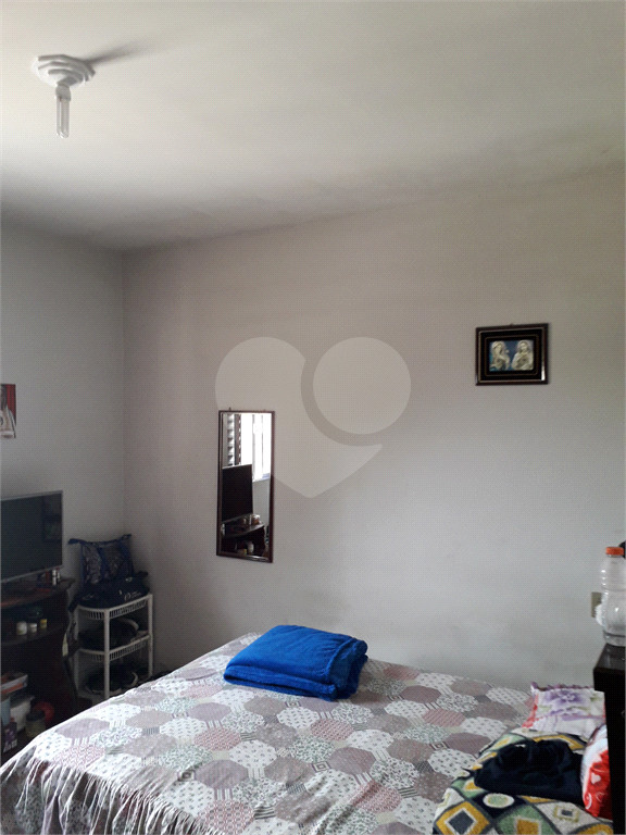 sobrado com 3dormitorios sendo 01 suite sala para 2 ambientes com uma grande sacada laterais ,lavabo