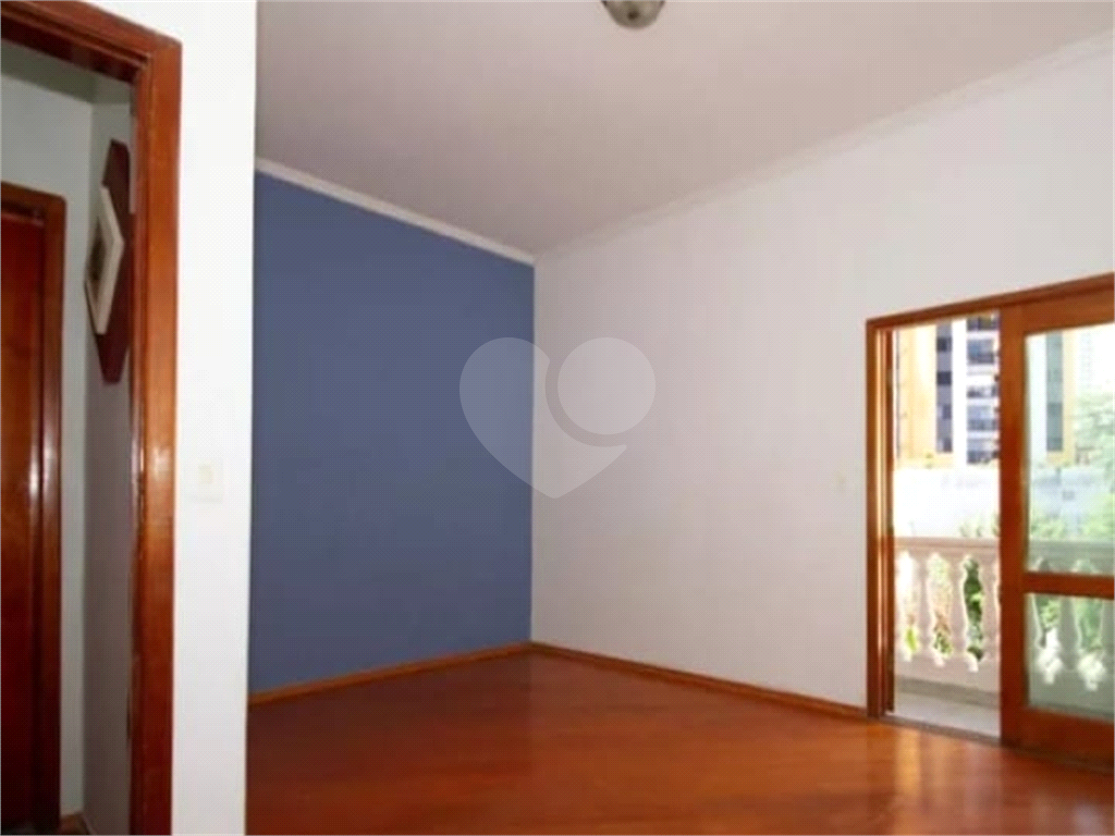 Excelente Sobrado no Bairro Chora Menino com 3 Dormitórios / 1 Suíte com Sacada