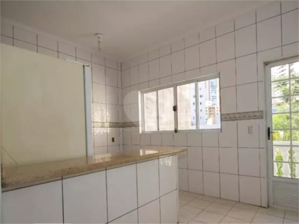 Excelente Sobrado no Bairro Chora Menino com 3 Dormitórios / 1 Suíte com Sacada
