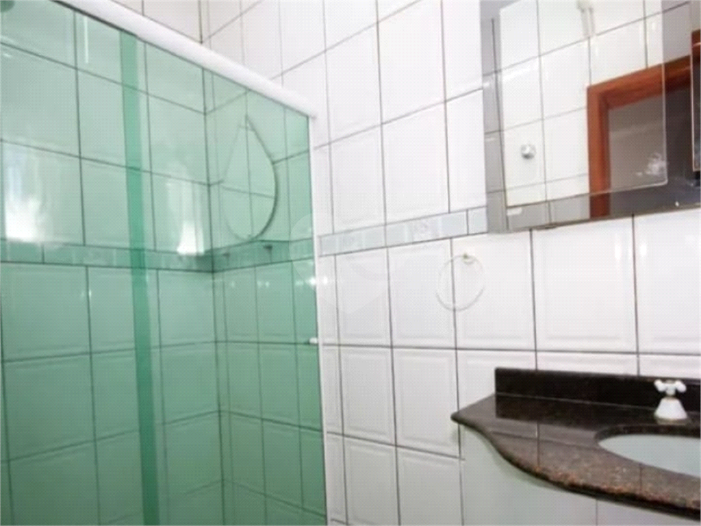 Excelente Sobrado no Bairro Chora Menino com 3 Dormitórios / 1 Suíte com Sacada