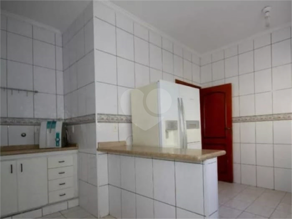 Excelente Sobrado no Bairro Chora Menino com 3 Dormitórios / 1 Suíte com Sacada