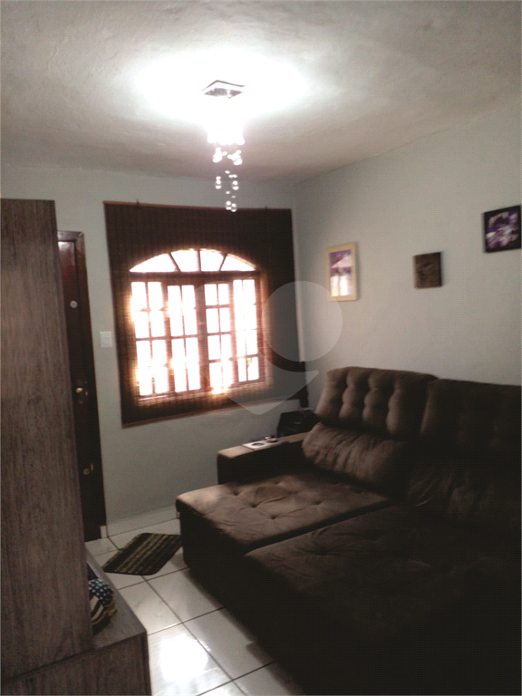 Terreno de 400 m2 com 3 casas, Metragem do terreno 8 de frente sendo 51 de fundos Parada inglesa.