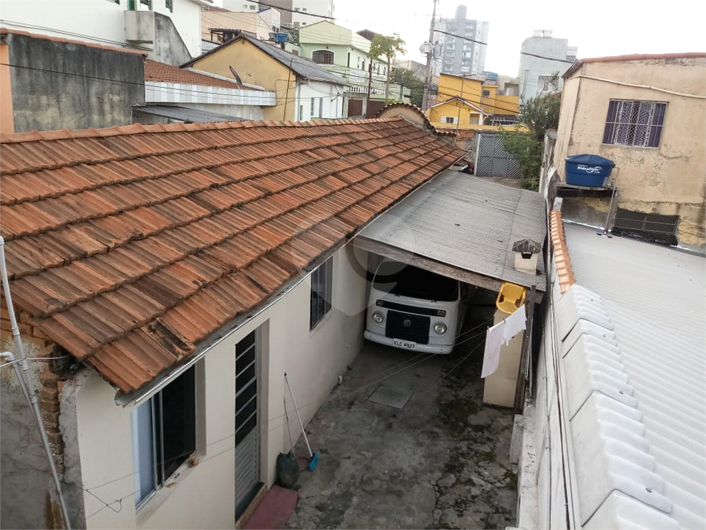Terreno de 400 m2 com 3 casas, Metragem do terreno 8 de frente sendo 51 de fundos Parada inglesa.