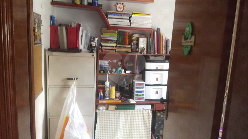 Apartamento de alto padrão no bairro da Água Fria. Edifício de 8 andares. 2 apartamentos por andar.