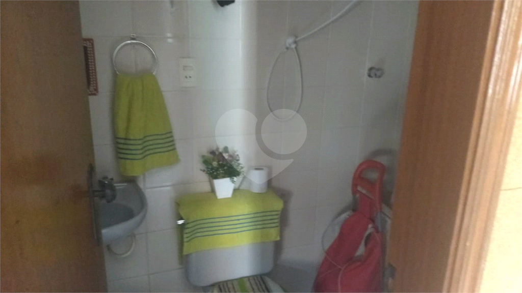 Apartamento de alto padrão no bairro da Água Fria. Edifício de 8 andares. 2 apartamentos por andar.