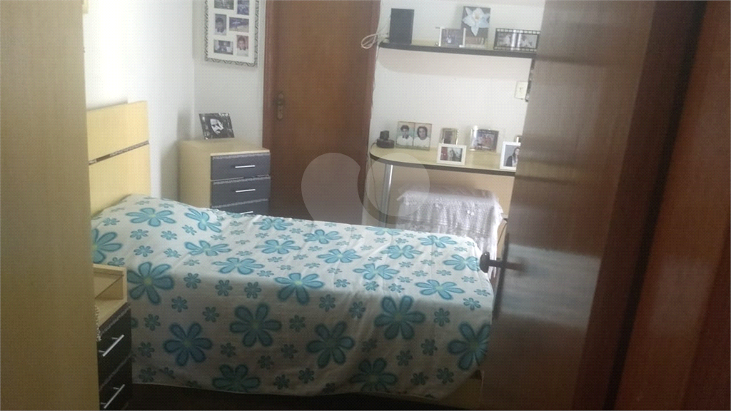 Apartamento de alto padrão no bairro da Água Fria. Edifício de 8 andares. 2 apartamentos por andar.
