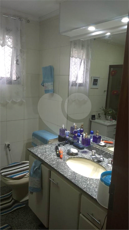 Apartamento de alto padrão no bairro da Água Fria. Edifício de 8 andares. 2 apartamentos por andar.
