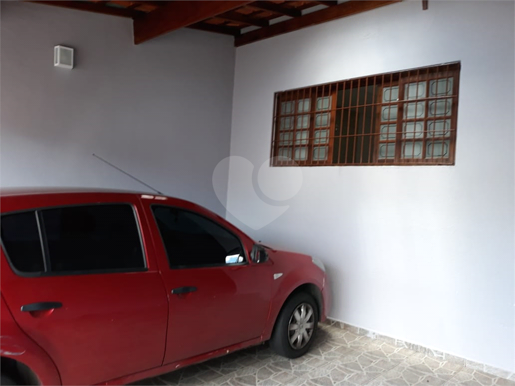 Sobrado para venda com 3 dormitorios sendo 1 suíte e 2 vagas e 2 banheiros