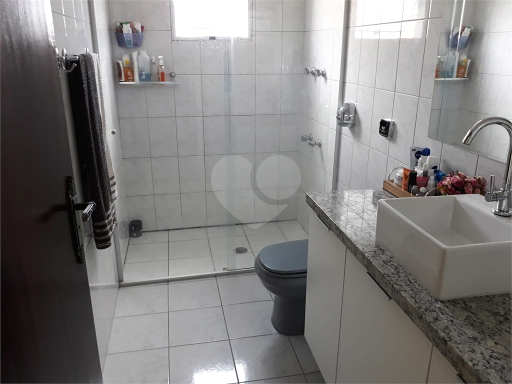 Sobrado para venda com 3 dormitorios sendo 1 suíte e 2 vagas e 2 banheiros