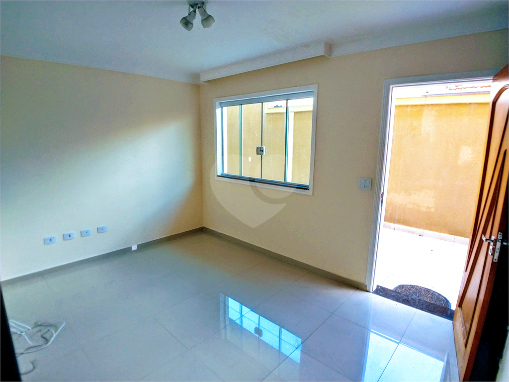 Lindo, moderno e pronto para morar, 2 suítes e  2 vagas, quintal e churrasqueira!