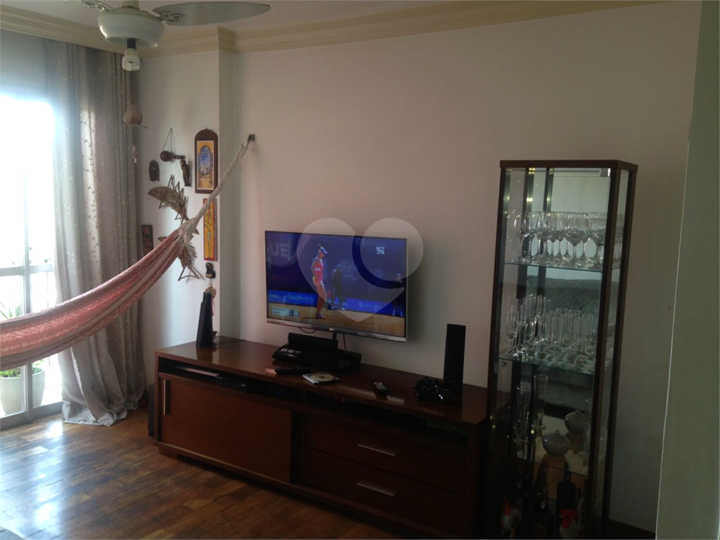 APARTAMENTO em CASA VERDE
