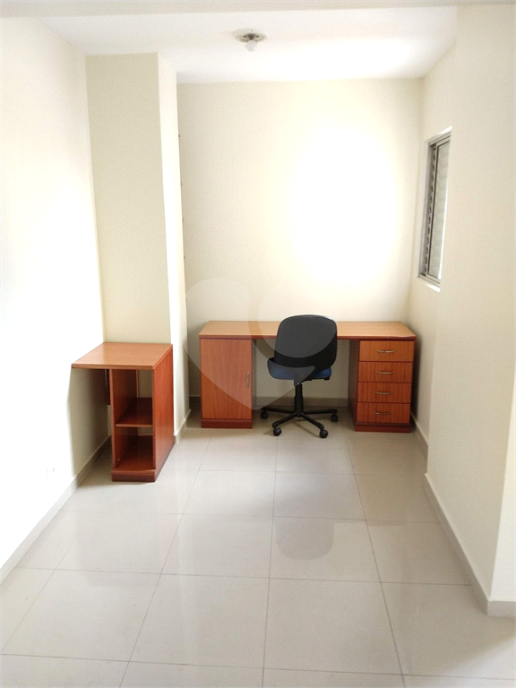 Casa de 3 Dormitórios com 150m² para Locação no Jardim Ester 