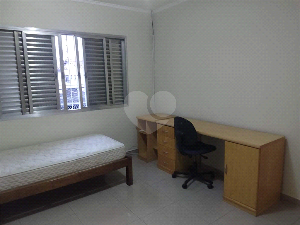 Casa de 3 Dormitórios com 150m² para Locação no Jardim Ester 