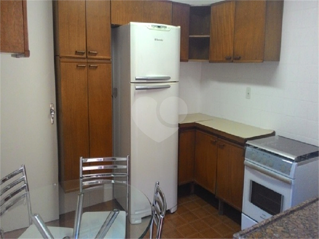 Casa de 3 Dormitórios com 150m² para Locação no Jardim Ester 