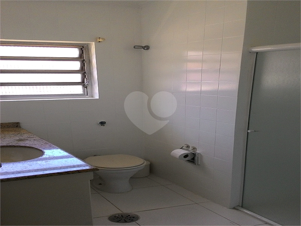 Casa de 3 Dormitórios com 150m² para Locação no Jardim Ester 