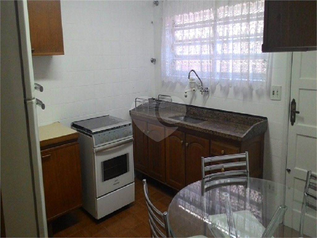 Casa de 3 Dormitórios com 150m² para Locação no Jardim Ester 