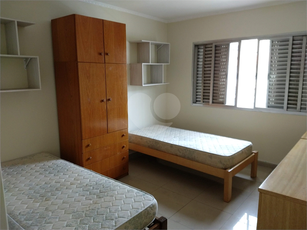 Casa de 3 Dormitórios com 150m² para Locação no Jardim Ester 