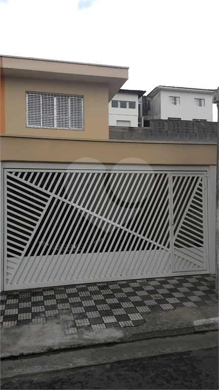 Casa de 3 Dormitórios com 150m² para Locação no Jardim Ester 