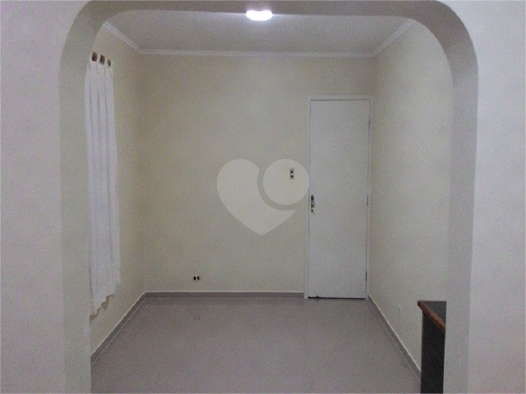 Casa de 3 Dormitórios com 150m² para Locação no Jardim Ester 