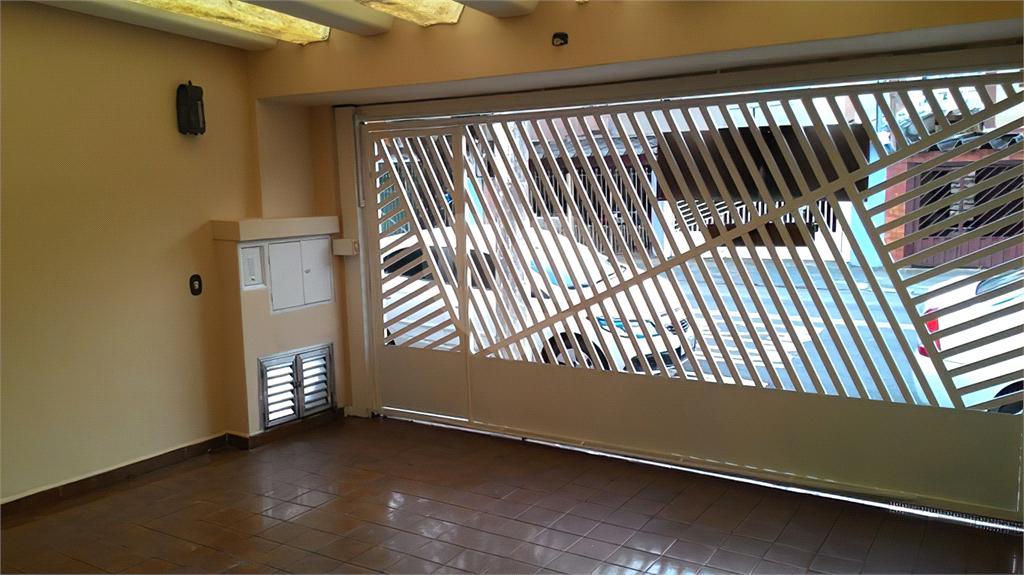 Casa de 3 Dormitórios com 150m² para Locação no Jardim Ester 