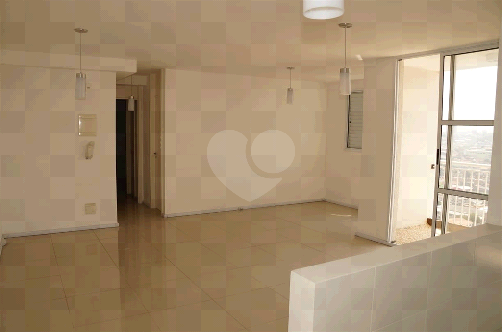 Apartamento Residencial na Av. Cupecê
