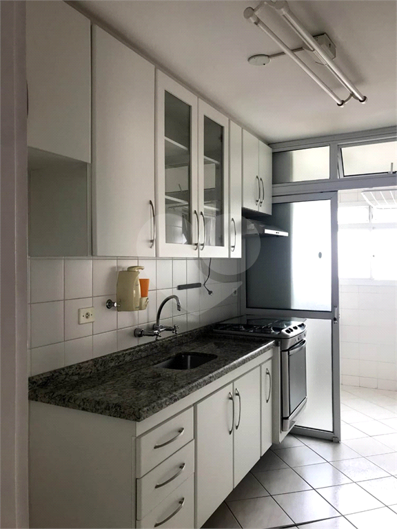 Apartamento vago com 2 vagas em ótima localização travessa da Avenida do Guacá próximo ao Shopping 