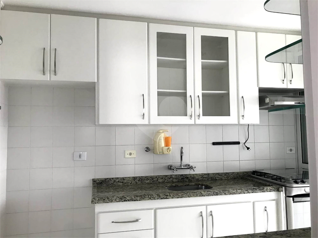 Apartamento vago com 2 vagas em ótima localização travessa da Avenida do Guacá próximo ao Shopping 