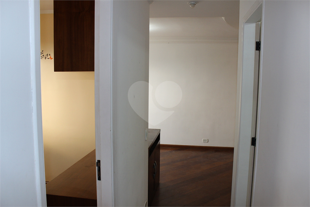 Apartamento vago com 2 vagas em ótima localização travessa da Avenida do Guacá próximo ao Shopping 