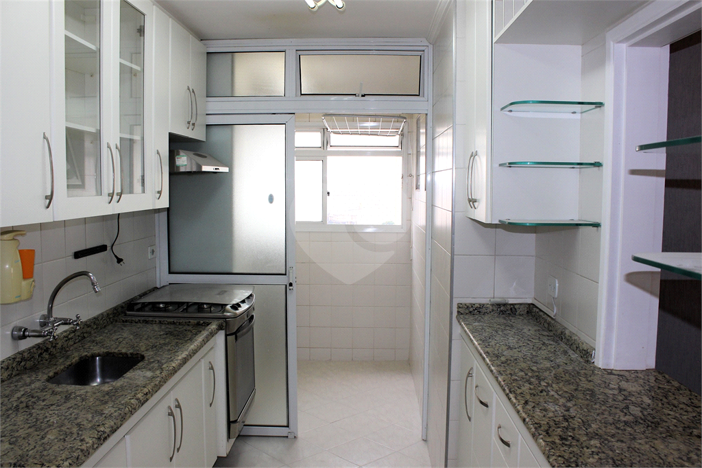 Apartamento vago com 2 vagas em ótima localização travessa da Avenida do Guacá próximo ao Shopping 