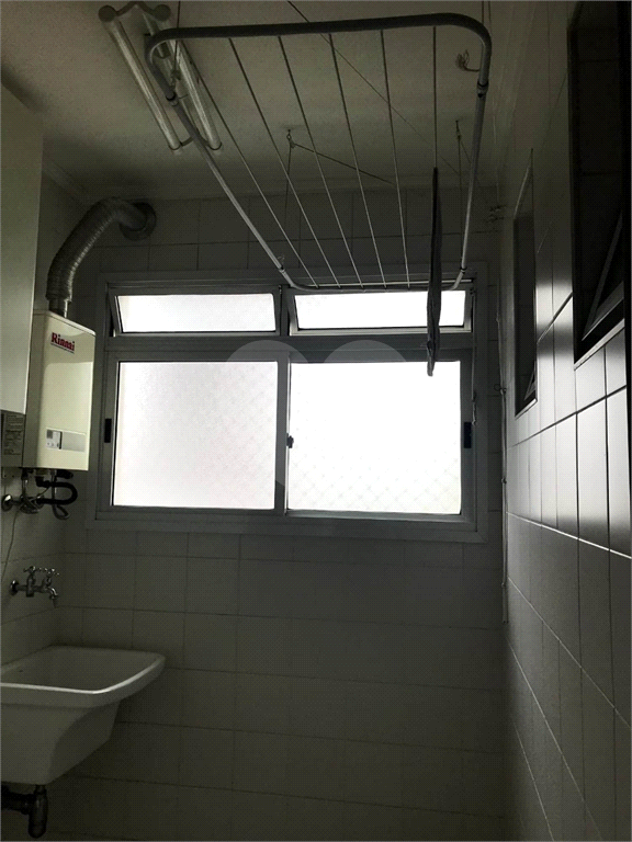 Apartamento vago com 2 vagas em ótima localização travessa da Avenida do Guacá próximo ao Shopping 