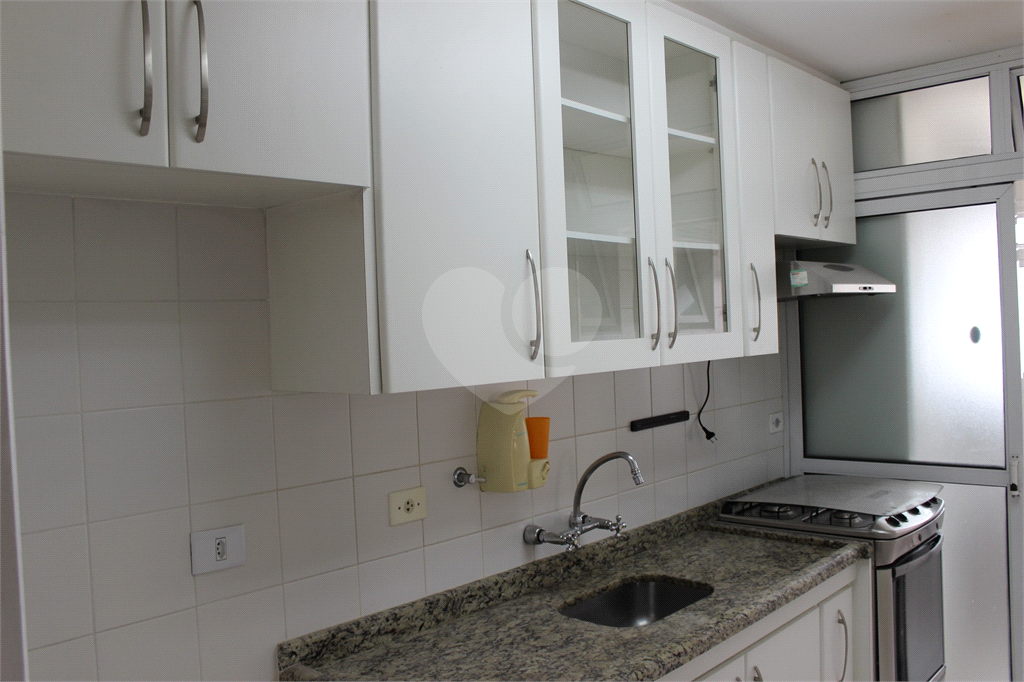 Apartamento vago com 2 vagas em ótima localização travessa da Avenida do Guacá próximo ao Shopping 