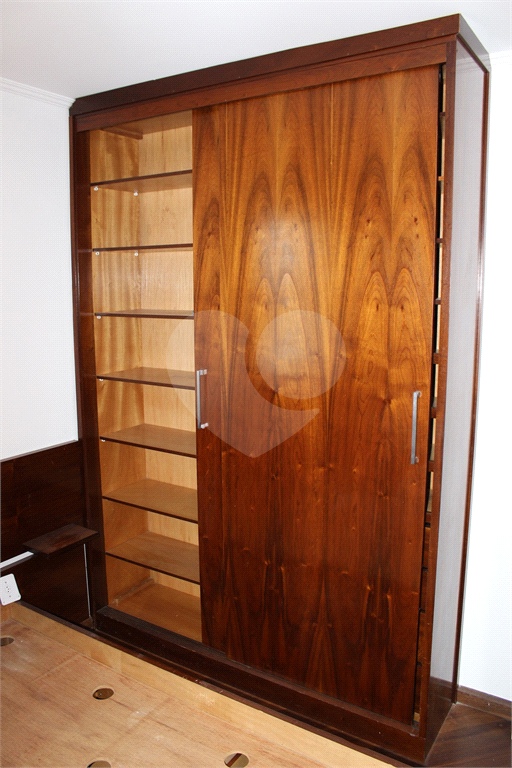 Apartamento vago com 2 vagas em ótima localização travessa da Avenida do Guacá próximo ao Shopping 