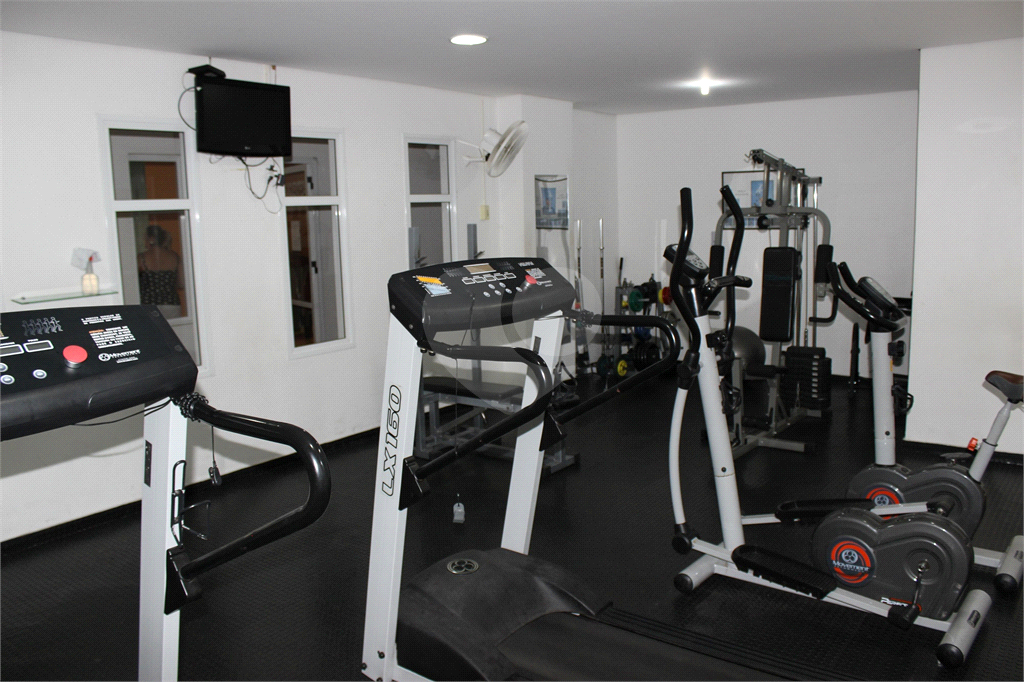 Apartamento vago com 2 vagas em ótima localização travessa da Avenida do Guacá próximo ao Shopping 