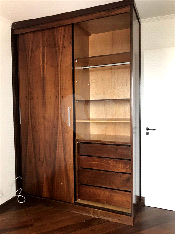 Apartamento vago com 2 vagas em ótima localização travessa da Avenida do Guacá próximo ao Shopping 