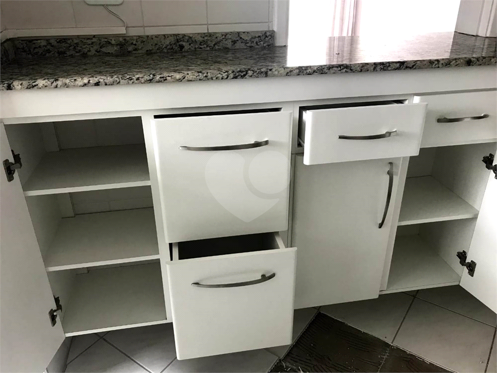 Apartamento vago com 2 vagas em ótima localização travessa da Avenida do Guacá próximo ao Shopping 