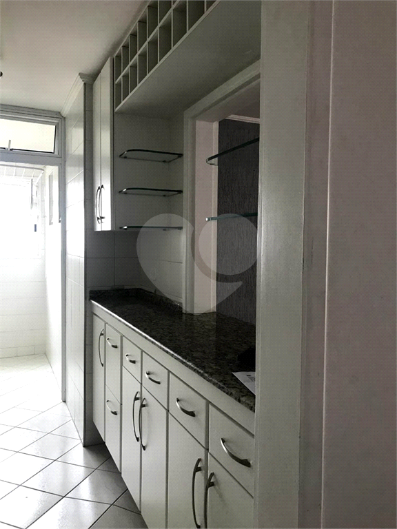 Apartamento vago com 2 vagas em ótima localização travessa da Avenida do Guacá próximo ao Shopping 