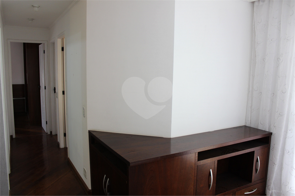 Apartamento vago com 2 vagas em ótima localização travessa da Avenida do Guacá próximo ao Shopping 