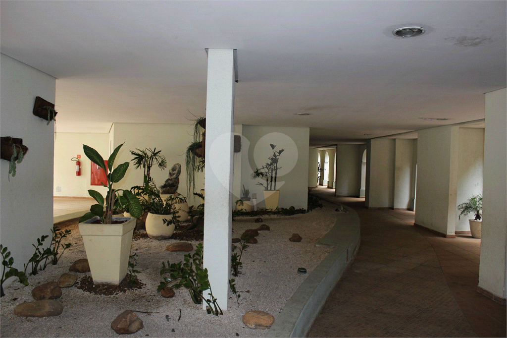 Apartamento vago com 2 vagas em ótima localização travessa da Avenida do Guacá próximo ao Shopping 