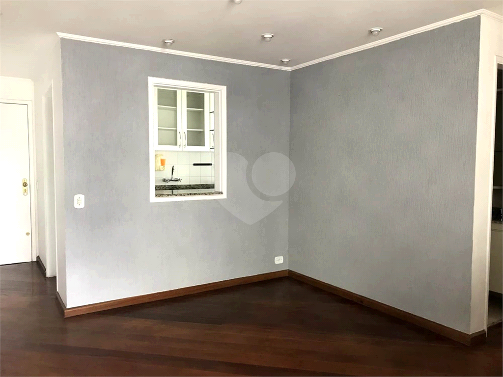 Apartamento vago com 2 vagas em ótima localização travessa da Avenida do Guacá próximo ao Shopping 