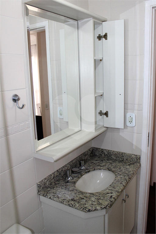 Apartamento vago com 2 vagas em ótima localização travessa da Avenida do Guacá próximo ao Shopping 