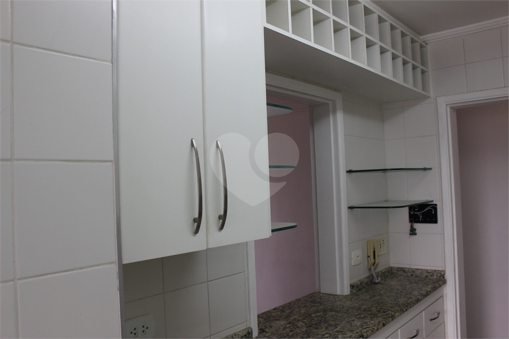 Apartamento vago com 2 vagas em ótima localização travessa da Avenida do Guacá próximo ao Shopping 