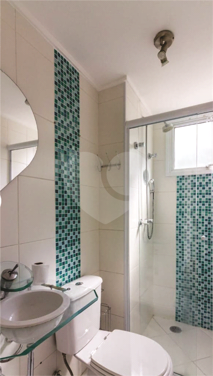 Apartamento em frente Horto Florestal com móveis planejados.