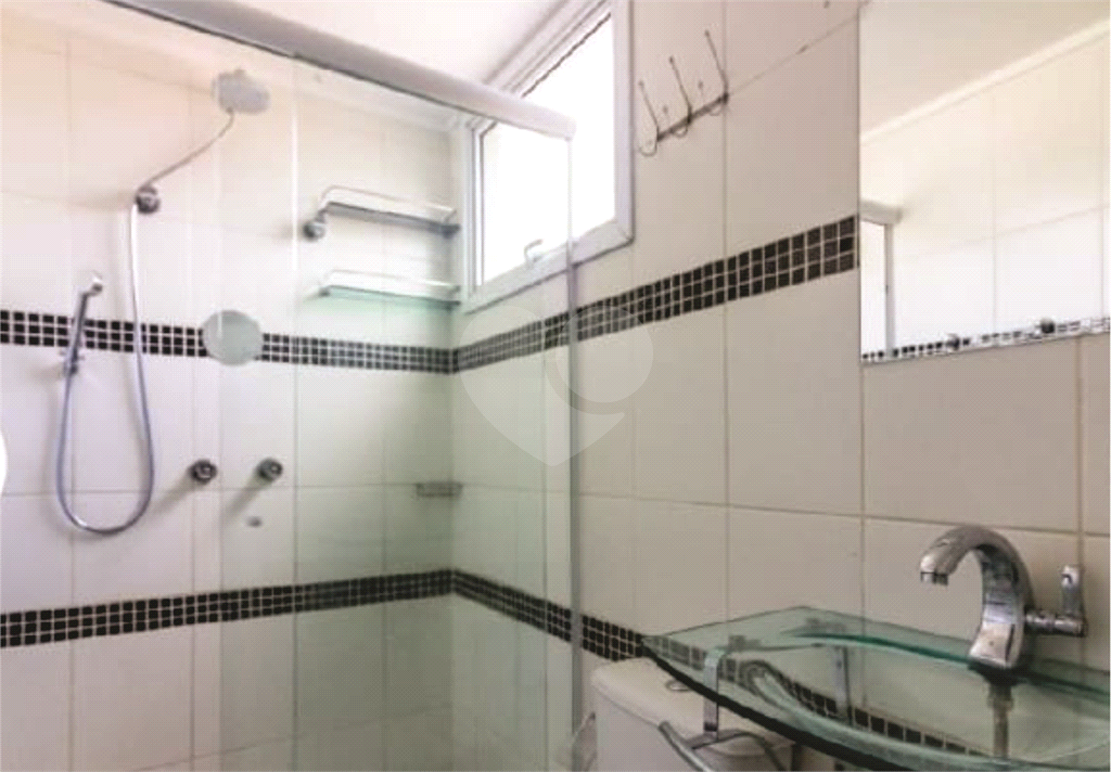 Apartamento em frente Horto Florestal com móveis planejados.