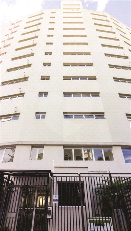 Apartamento em frente Horto Florestal com móveis planejados.
