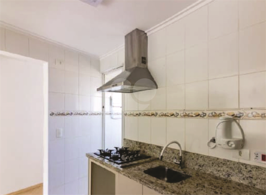 Apartamento em frente Horto Florestal com móveis planejados.
