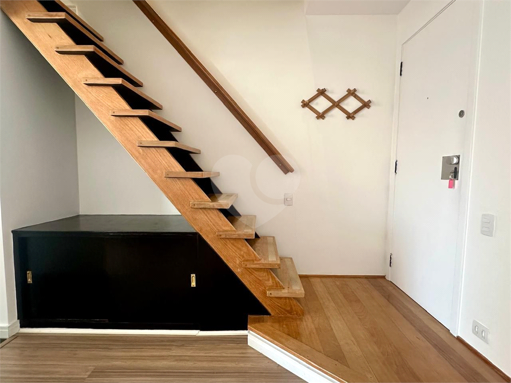 Duplex com 70m2 para alugar em Moema Índios, com 1 quarto, 1 banheiro