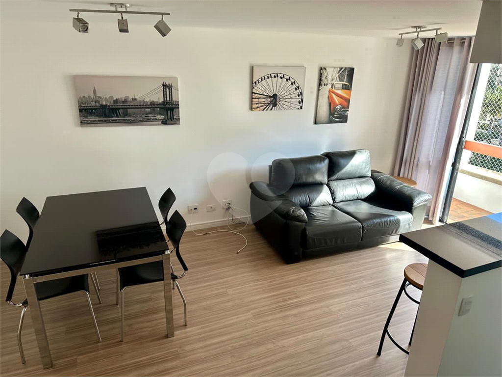 Duplex com 70m2 para alugar em Moema Índios, com 1 quarto, 1 banheiro